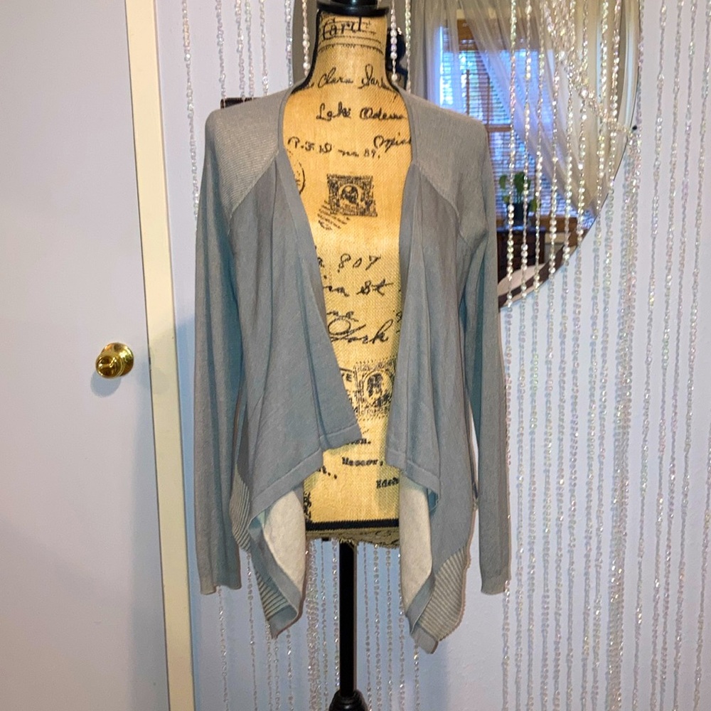 Cabi 100%Cotton Cardigan - Picture 2 of 16